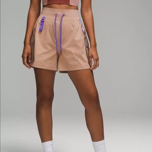 Lululemon Multi-Pocket Hiking Short 5”